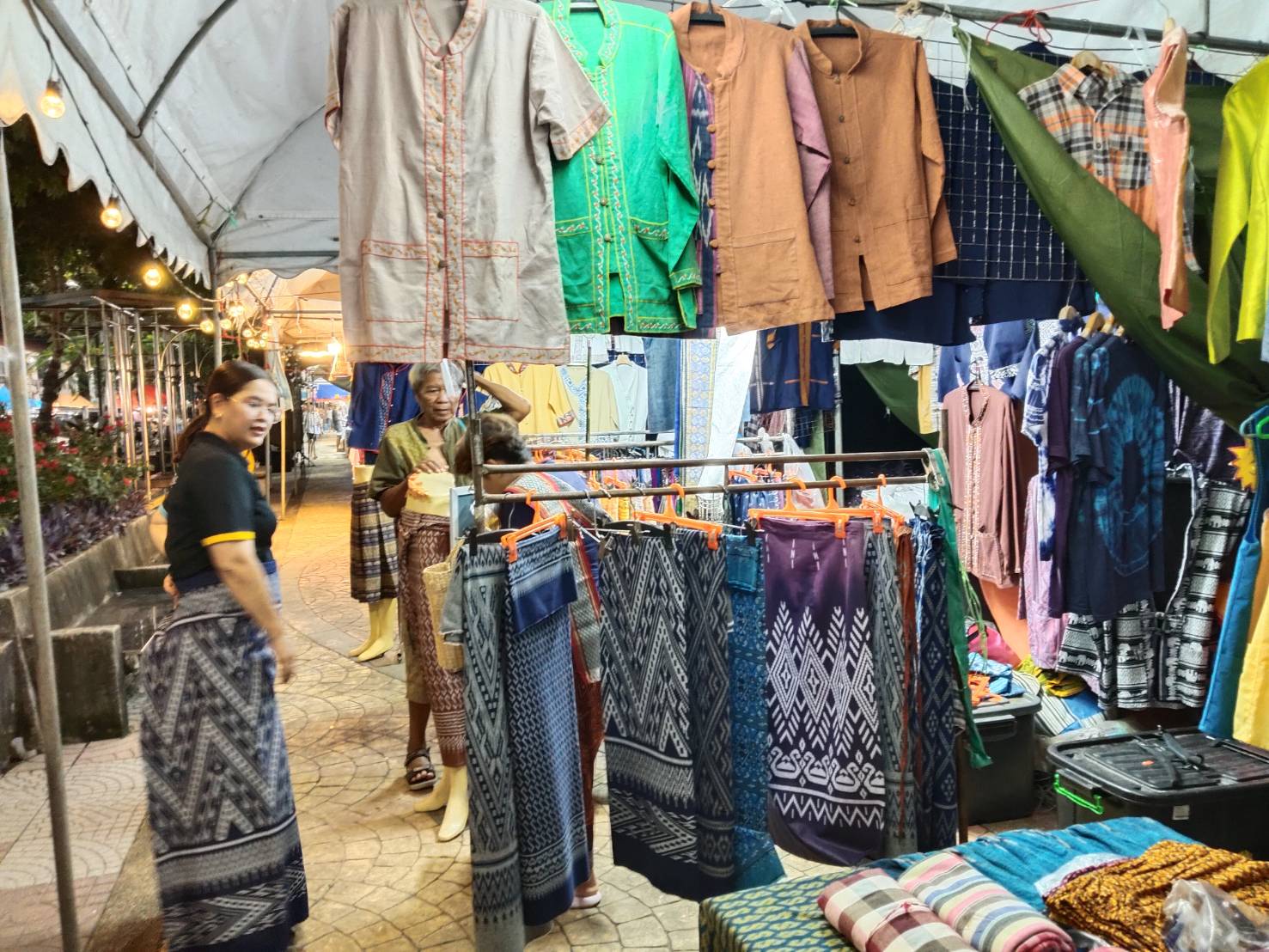 OTOP นครพนม   ร่วมจำหน่ายในงานบวงสรวงพญาศรีสัตตนาคราช ประจำปี 2567