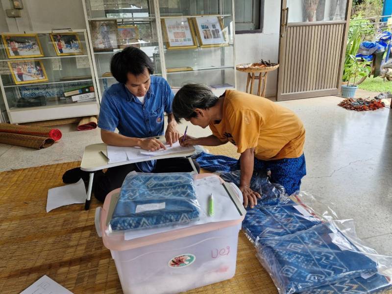 นครพนม   เร่งเสริมทัพสนับสนุนการทอผ้าลายพระราชทาน “ผ้าลายสิริวชิราภรณ์” และติดตามการสมัครประกวดผ้าลายพระราชทาน “ผ้าลายสิริวชิราภรณ์”