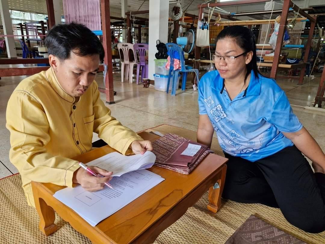 นครพนม   เร่งเสริมทัพสนับสนุนการทอผ้าลายพระราชทาน “ผ้าลายสิริวชิราภรณ์” และติดตามการสมัครประกวดผ้าลายพระราชทาน “ผ้าลายสิริวชิราภรณ์”