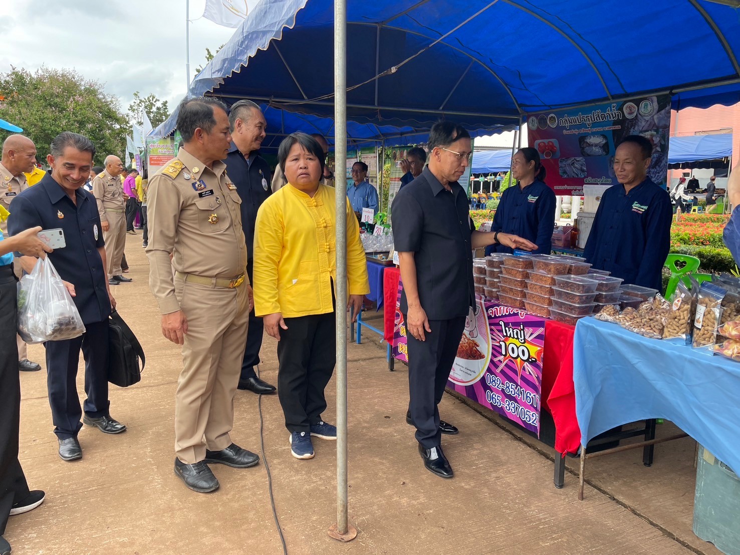พช.นครพนม   ร่วมโครงการจังหวัดเคลื่อนที่แบบบูรณาการ “หน่วยบำบัดทุกข์ บำรุงสุข สร้างรอยยิ้มให้ประชาชนจังหวัดนครพนม” ประจำปีงบประมาณ พ.ศ. 2567 พื้นที่อำเภอเมืองนครพนม