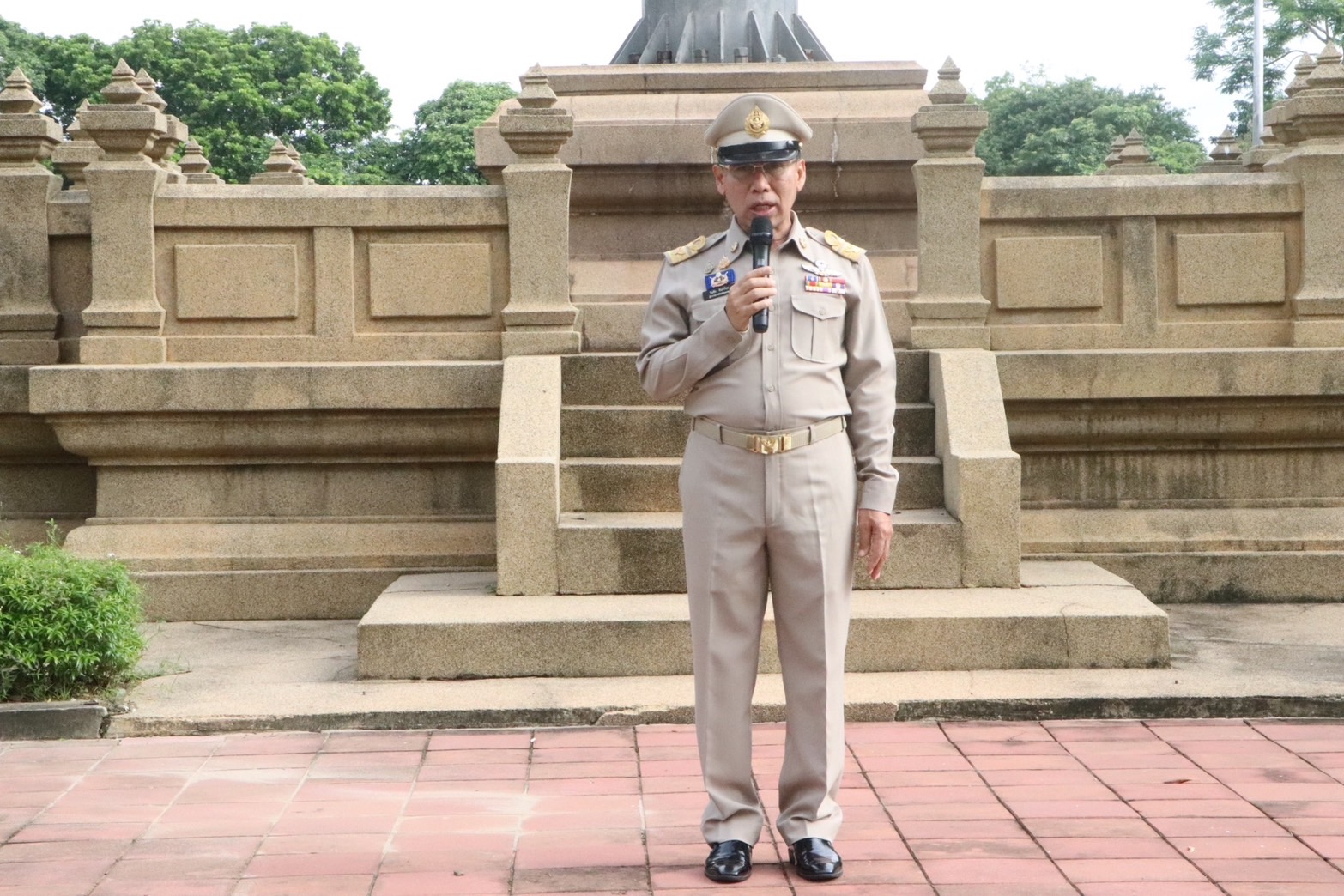 พช.นครพนม   ร่วมกิจกรรมเคารพธงชาติ สวดมนต์ไหว้พระ สร้างสำนึกรักและภาคภูมิใจในชาติไทย