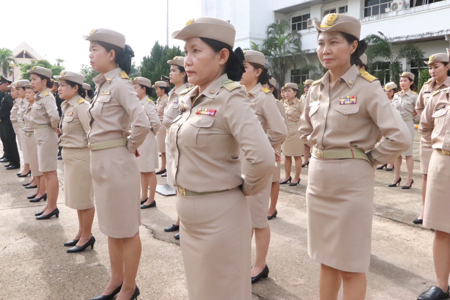 พช.นครพนม   ร่วมกิจกรรมเคารพธงชาติ สวดมนต์ไหว้พระ สร้างสำนึกรักและภาคภูมิใจในชาติไทย