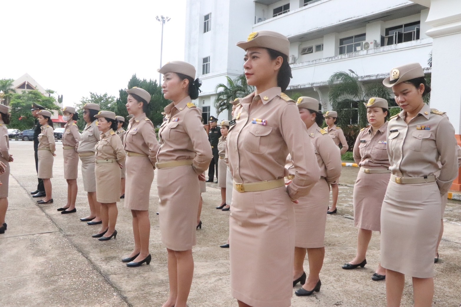 พช.นครพนม   ร่วมกิจกรรมเคารพธงชาติ สวดมนต์ไหว้พระ สร้างสำนึกรักและภาคภูมิใจในชาติไทย