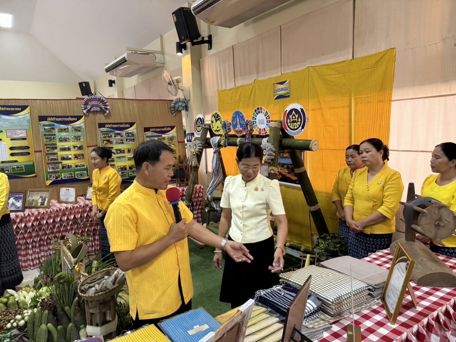 พช.นครพนม   ร่วมมหกรรมแสดงผลสำเร็จของผู้นำการเปลี่ยนแปลง ประจำปีงบประมาณ พ.ศ. 2567