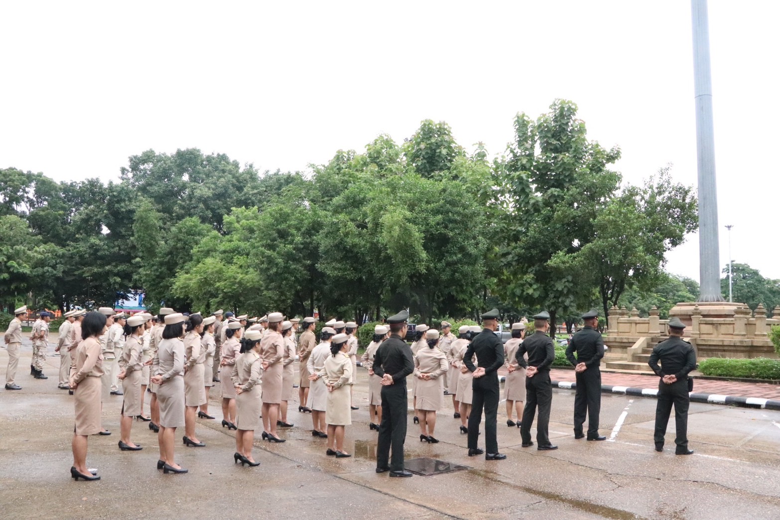 พช.นครพนม   ร่วมกิจกรรมเคารพธงชาติ สวดมนต์ไหว้พระ สร้างสำนึกรักและภาคภูมิใจในชาติไทย
