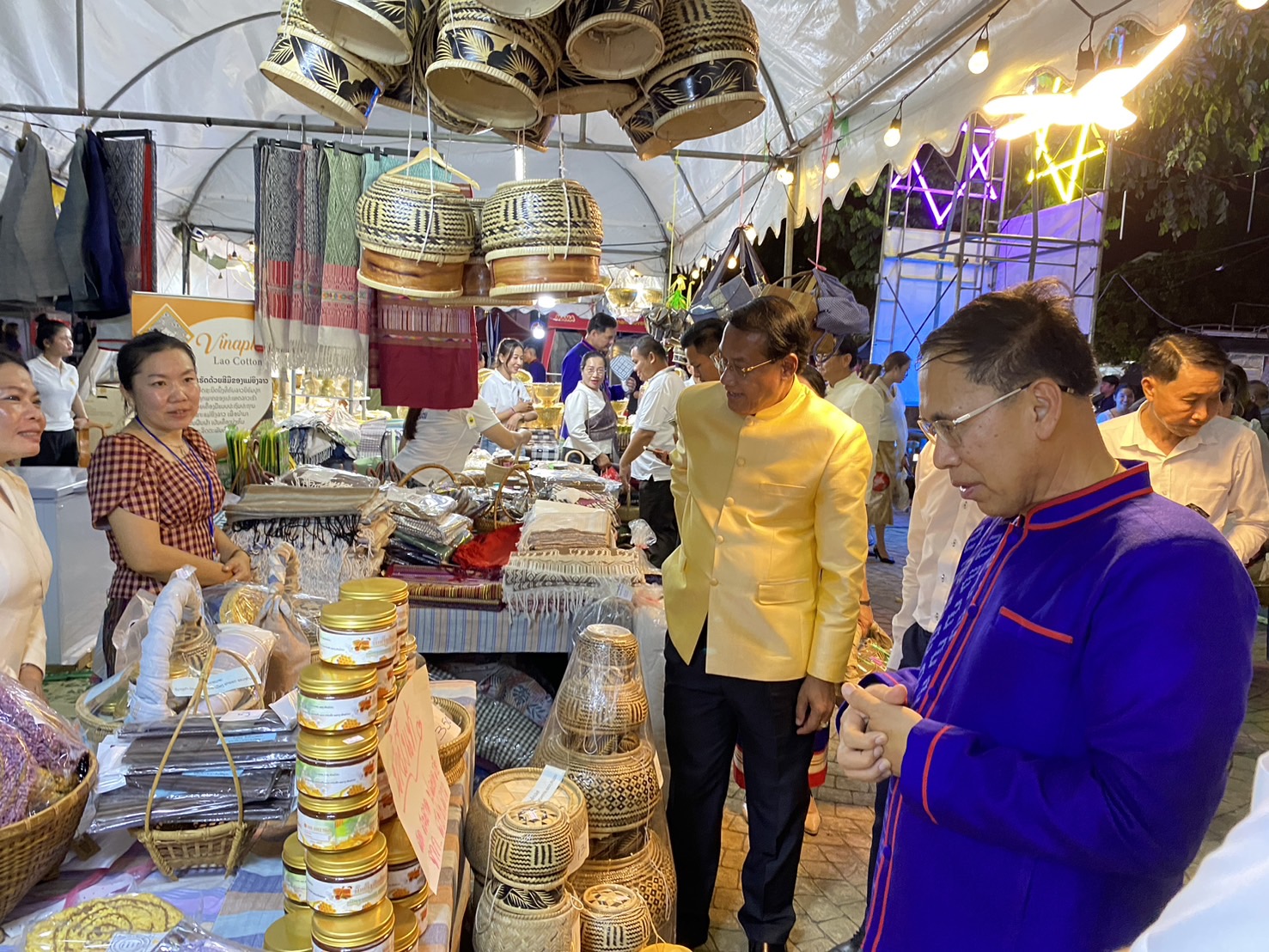 OTOP นครพนม   ร่วมจำหน่ายในงานบวงสรวงพญาศรีสัตตนาคราช ประจำปี 2567 รวม 7 วัน 7 คืน