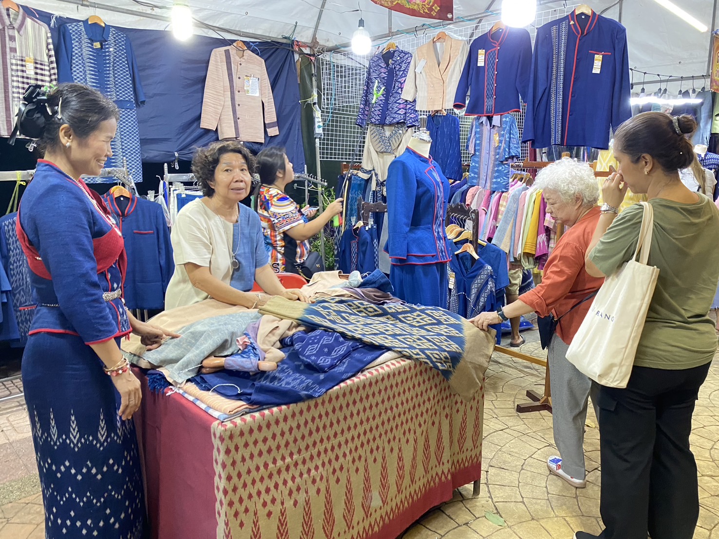 OTOP นครพนม   ร่วมจำหน่ายในงานบวงสรวงพญาศรีสัตตนาคราช ประจำปี 2567 รวม 7 วัน 7 คืน