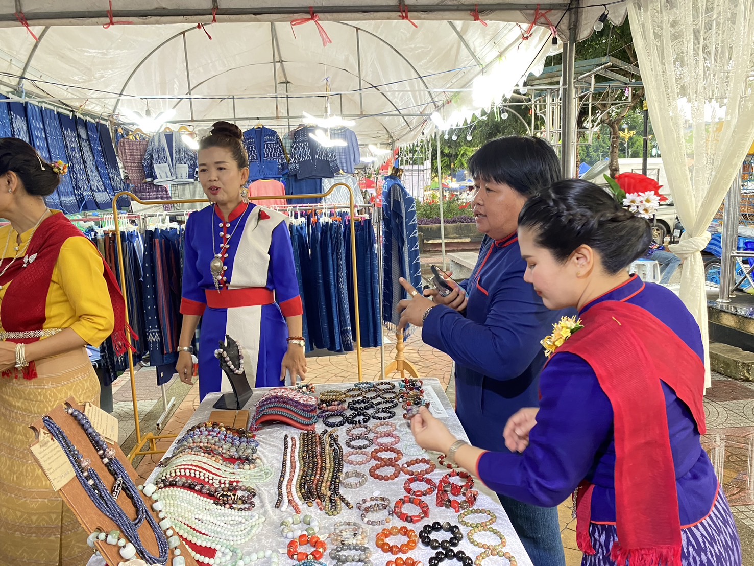 OTOP นครพนม   ร่วมจำหน่ายในงานบวงสรวงพญาศรีสัตตนาคราช ประจำปี 2567 รวม 7 วัน 7 คืน