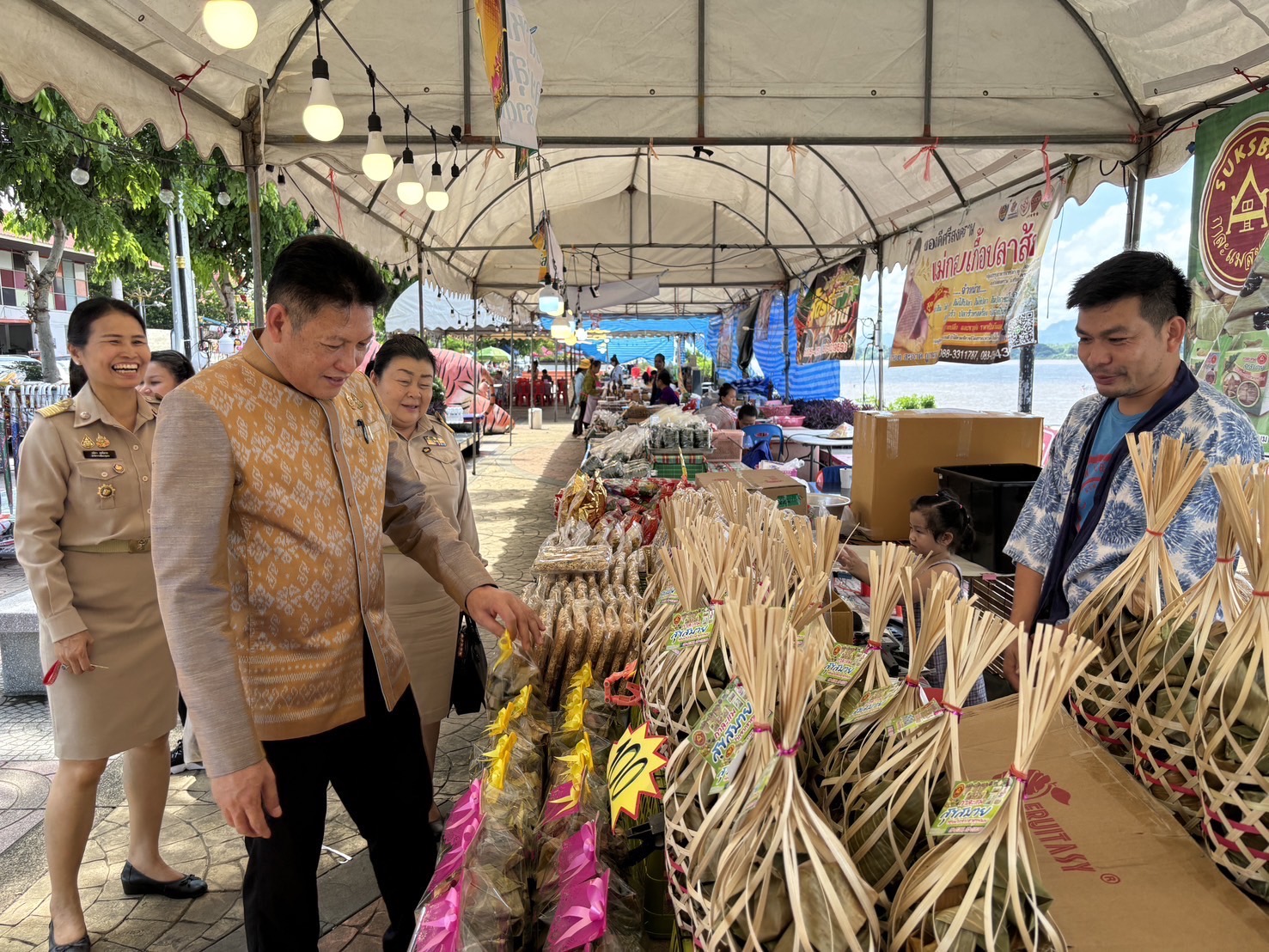 OTOP นครพนม   ร่วมจำหน่ายในงานบวงสรวงพญาศรีสัตตนาคราช ประจำปี 2567