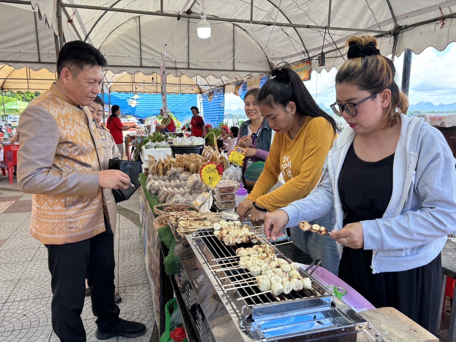 OTOP นครพนม   ร่วมจำหน่ายในงานบวงสรวงพญาศรีสัตตนาคราช ประจำปี 2567