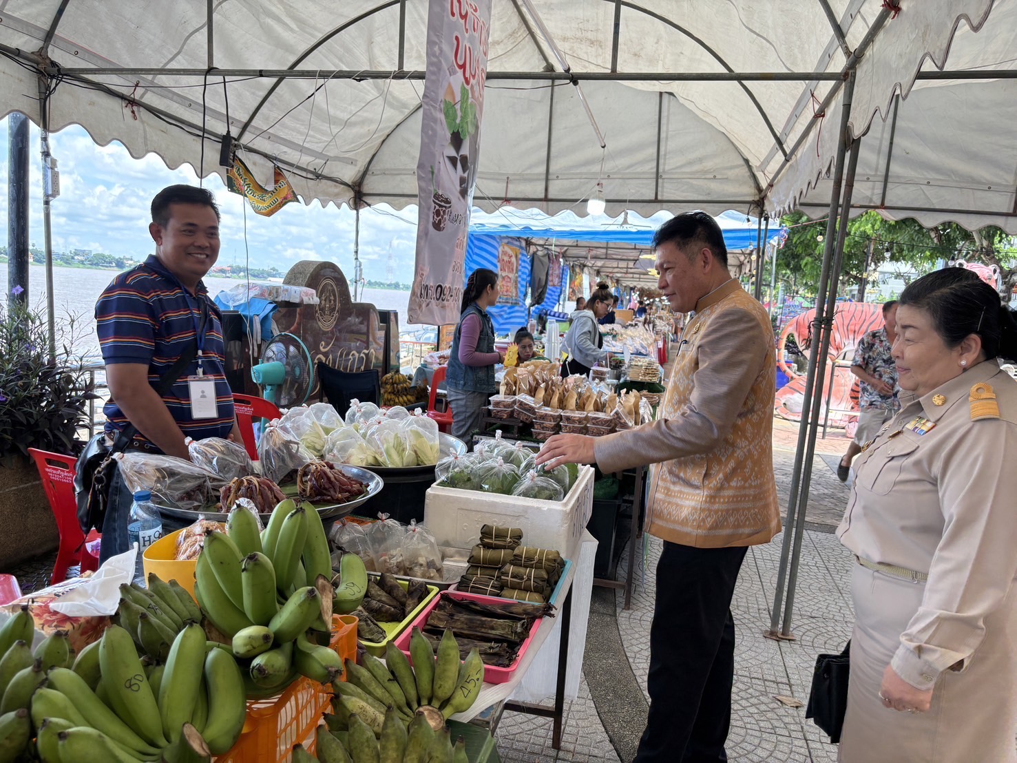 OTOP นครพนม   ร่วมจำหน่ายในงานบวงสรวงพญาศรีสัตตนาคราช ประจำปี 2567
