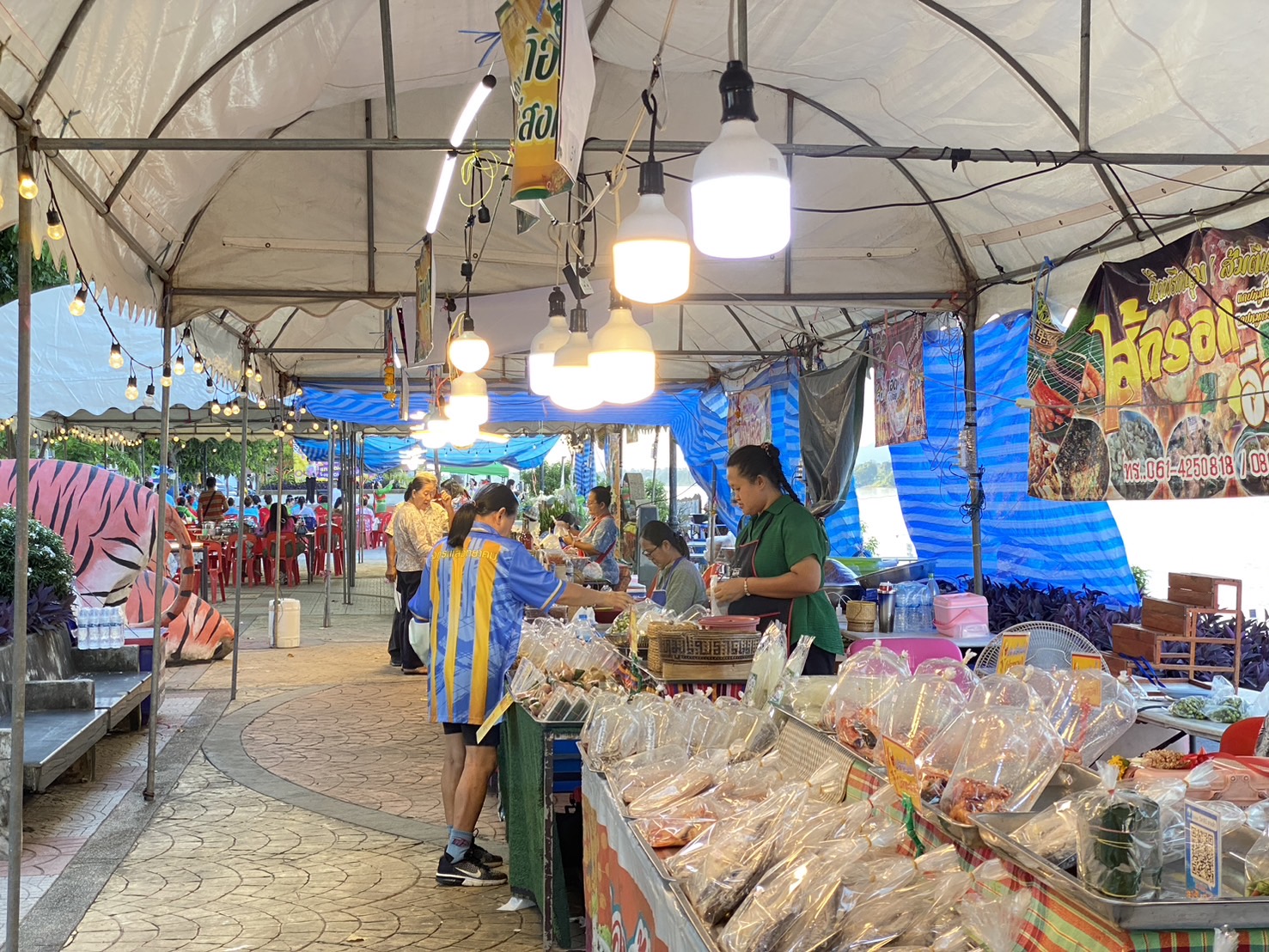 OTOP นครพนม   ร่วมจำหน่ายในงานบวงสรวงพญาศรีสัตตนาคราช ประจำปี 2567