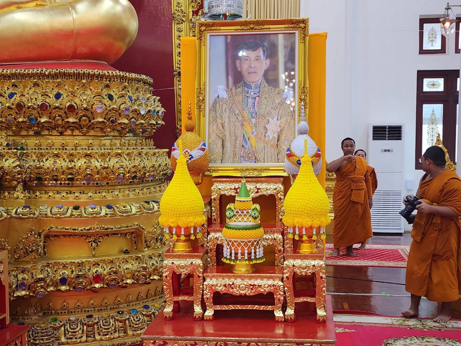 ผู้ว่าฯ นครพนม   นำชาวนครพนมประกอบพิธีเจริญพระพุทธมนต์ เจริญจิตภาวนา ถวายพระพรชัยมงคลแด่พระบาทสมเด็จพระเจ้าอยู่หัว เนื่องในโอกาสวันเฉลิมพระชนมพรรษา 6 รอบ 28 กรกฎาคม 2567 และมอบโฉนดที่ดินให้แก่วัด วัดร้าง โบสถ์ มัสยิด เฉลิมพระเกียรติพระบาทสมเด็จพระเจ้าอยู่หัว
