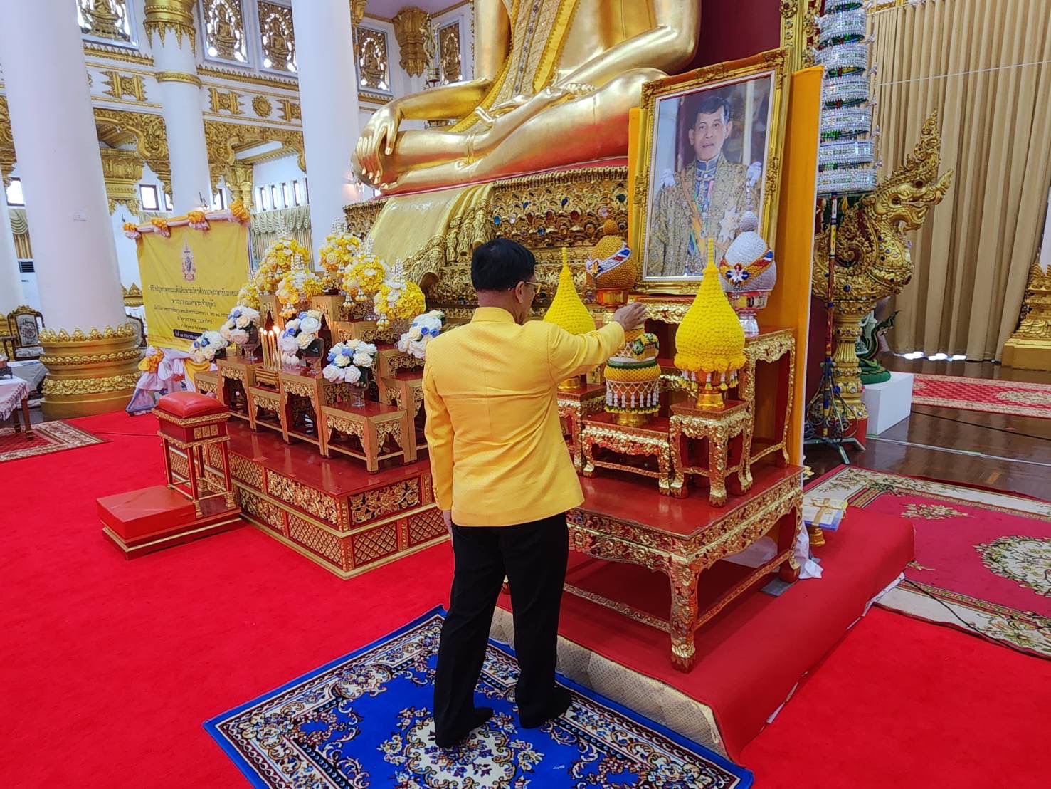 ผู้ว่าฯ นครพนม   นำชาวนครพนมประกอบพิธีเจริญพระพุทธมนต์ เจริญจิตภาวนา ถวายพระพรชัยมงคลแด่พระบาทสมเด็จพระเจ้าอยู่หัว เนื่องในโอกาสวันเฉลิมพระชนมพรรษา 6 รอบ 28 กรกฎาคม 2567 และมอบโฉนดที่ดินให้แก่วัด วัดร้าง โบสถ์ มัสยิด เฉลิมพระเกียรติพระบาทสมเด็จพระเจ้าอยู่หัว