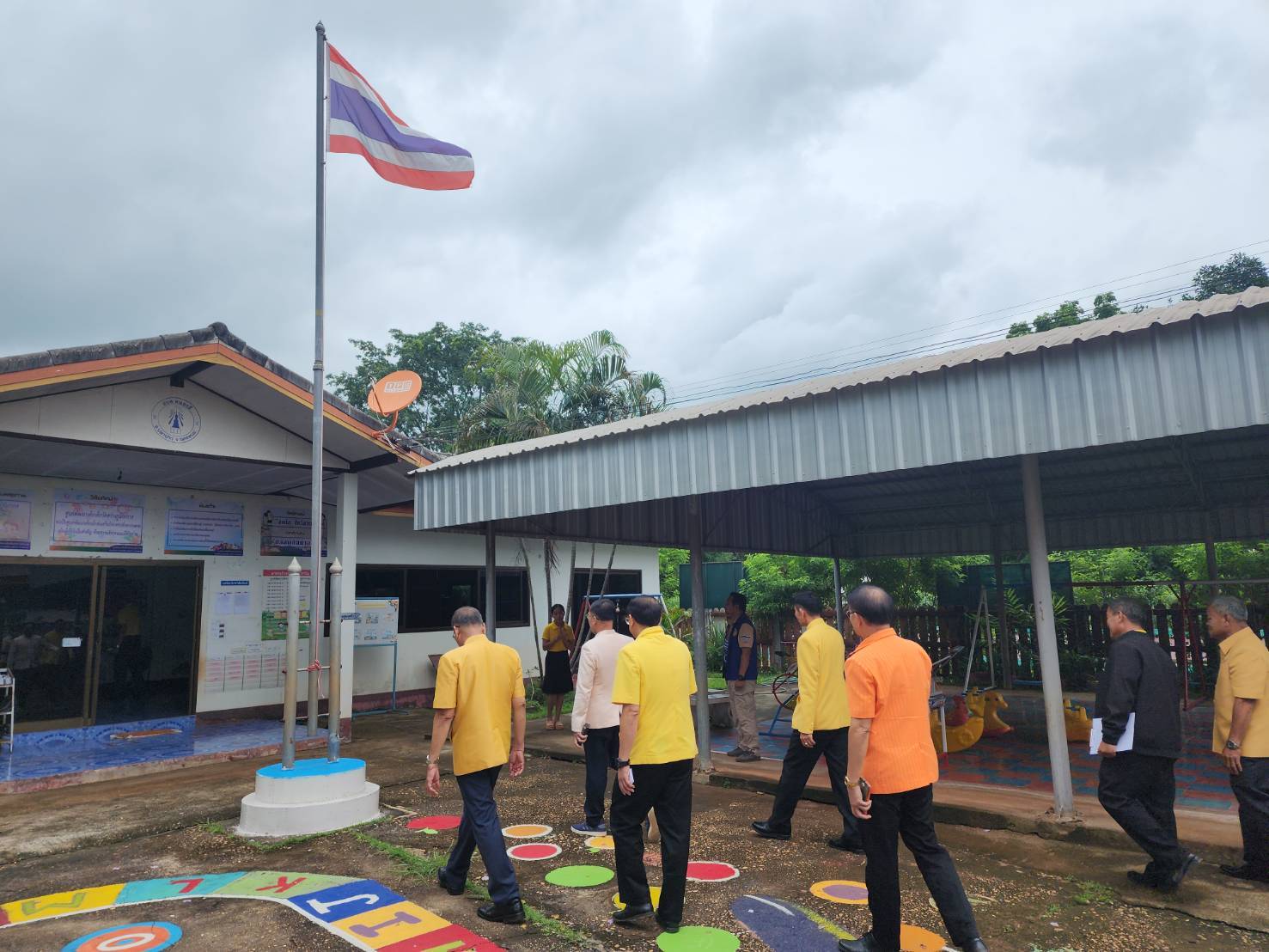 ผู้ว่าฯ นครพนม   ลงพื้นที่ตรวจติดตามการขับเคลื่อนนโยบายสำคัญของรัฐบาลและกระทรวงมหาดไทย ในพื้นที่อำเภอปลาปาก