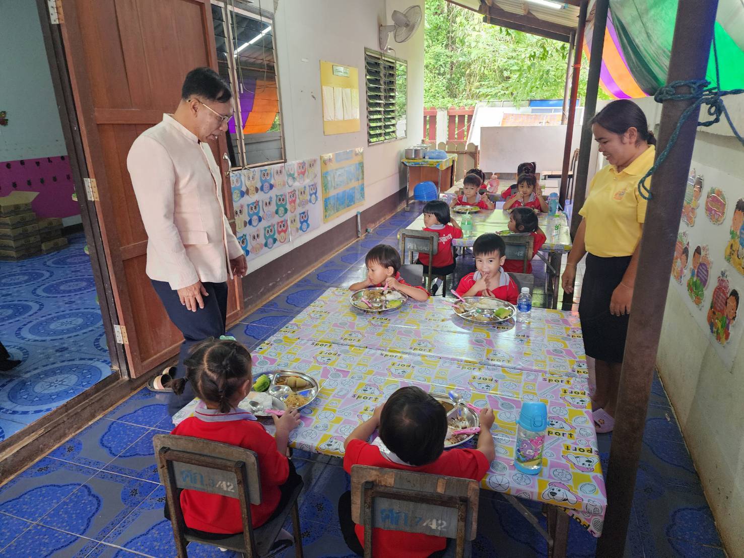 ผู้ว่าฯ นครพนม   ลงพื้นที่ตรวจติดตามการขับเคลื่อนนโยบายสำคัญของรัฐบาลและกระทรวงมหาดไทย ในพื้นที่อำเภอปลาปาก