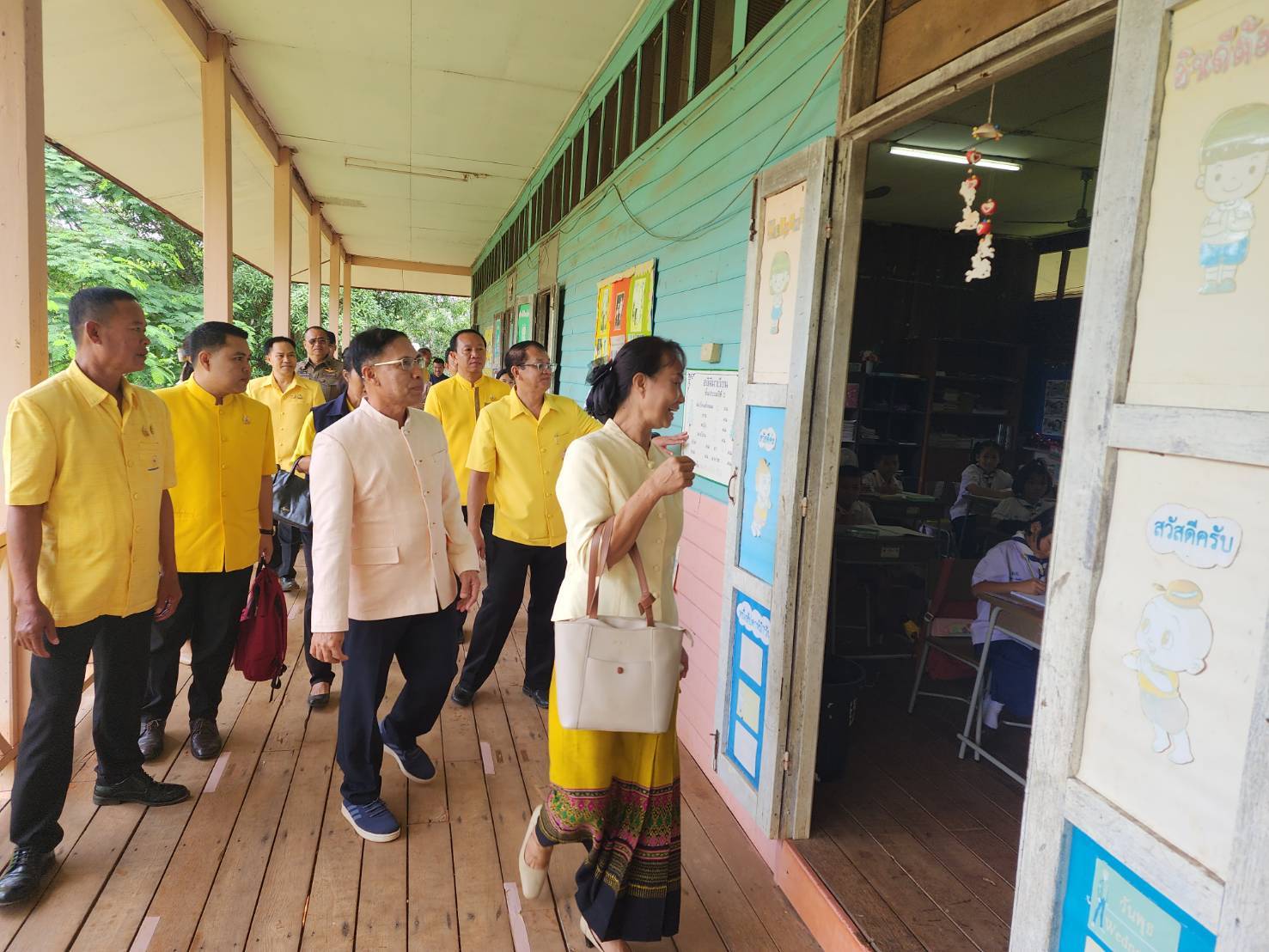 ผู้ว่าฯ นครพนม   ลงพื้นที่ตรวจติดตามการขับเคลื่อนนโยบายสำคัญของรัฐบาลและกระทรวงมหาดไทย ในพื้นที่อำเภอปลาปาก