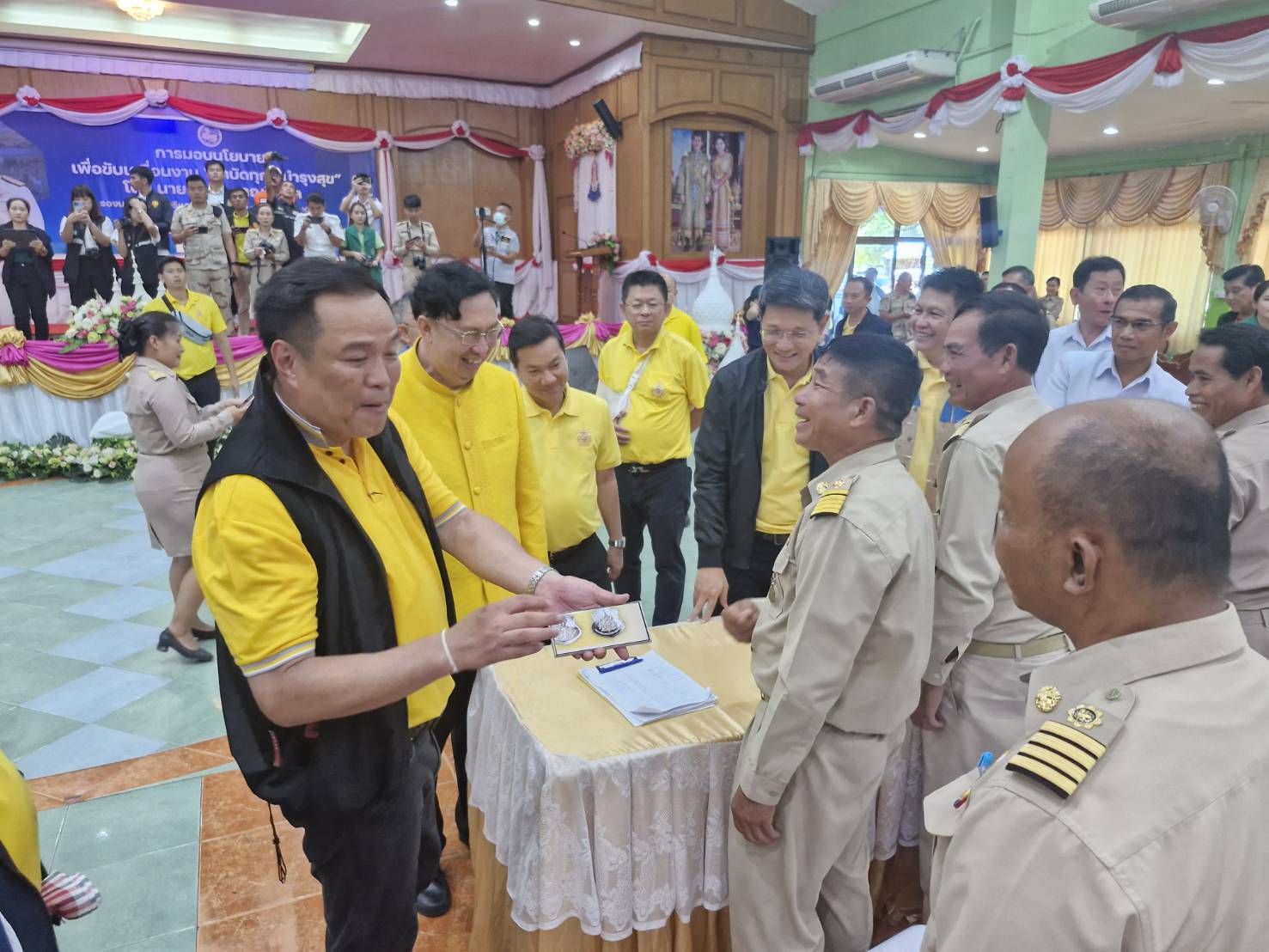 รองนายกฯ และรัฐมนตรีว่าการกระทรวงมหาดไทย   ลงพื้นที่ติดตามผลการขับเคลื่อนภารกิจของกระทรวงมหาดไทยและมอบนโยบาย “บำบัดทุกข์ บำรุงสุข” พื้นที่จังหวัดนครพนม