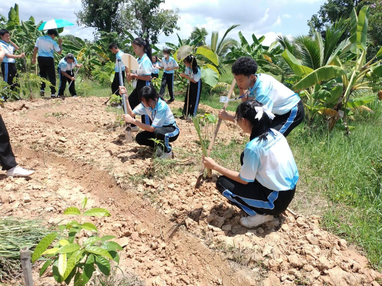 ผู้ว่าฯ นครพนม   พาลงพื้นจัดโครงการ โคก หนอง นา อารยเกษตร เฉลิมพระเกียรติพระบาทสมเด็จพระเจ้าอยู่หัว เนื่องในโอกาสพระราชพิธีมหามงคลเฉลิมพระชนมพรรษา 6 รอบ 28 กรกฎาคม 2567