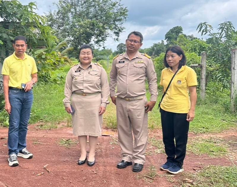 พช.นครพนม   ติดตามการดำเนินงานกิจกรรมพัฒนาศูนย์เรียนรู้ทฤษฎีใหม่ ประยุกต์สู่ “โคก หนอง นา” พื้นที่อำเภอเรณูนคร