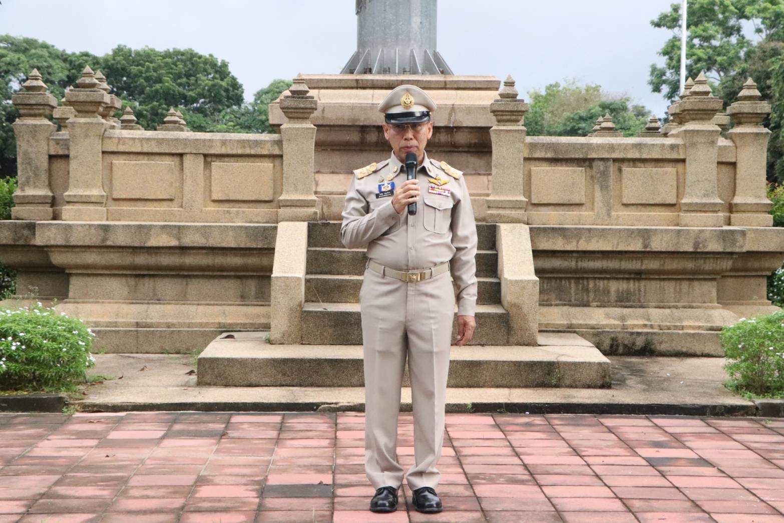 พช.นครพนม   ร่วมกิจกรรมเคารพธงชาติ สวดมนต์ไหว้พระ สร้างสำนึกรักและภาคภูมิใจในชาติไทย