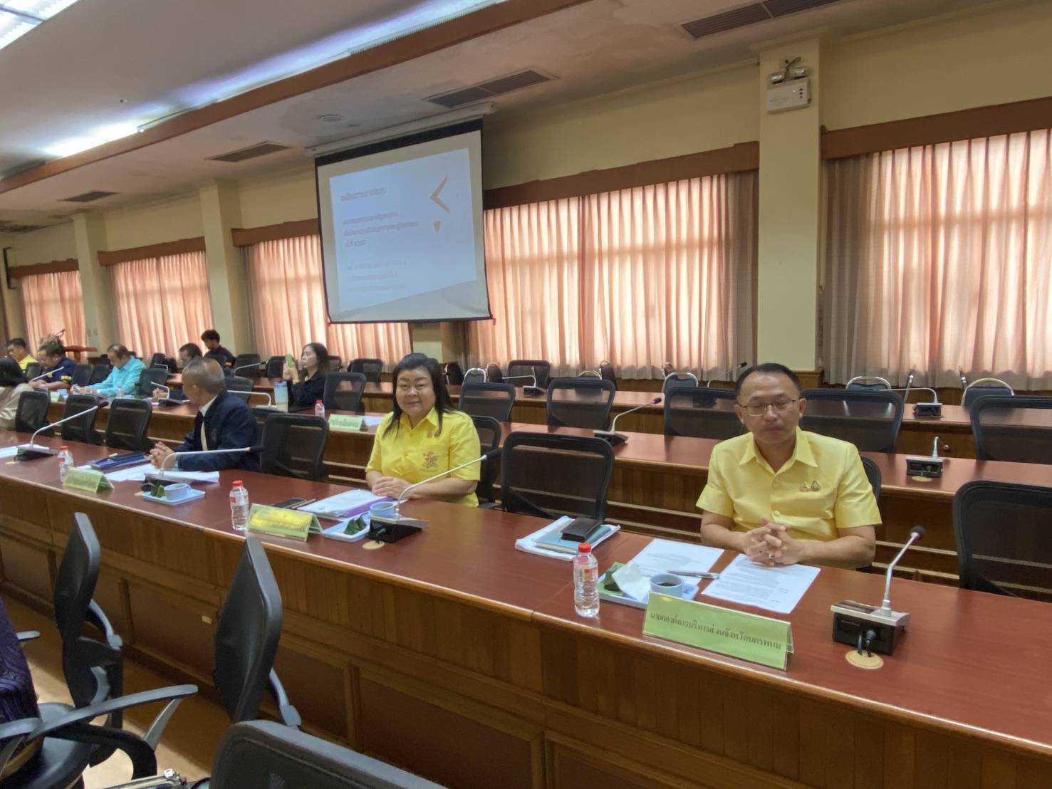 ผู้ว่าฯ   จับมือภาคเอกชน ประชุม กรอ.จังกวัด ร่วมพัฒนาและแก้ไขปัญหาทางเศรษฐกิจ สานความร่วมมือภาคีเครือข่าย
