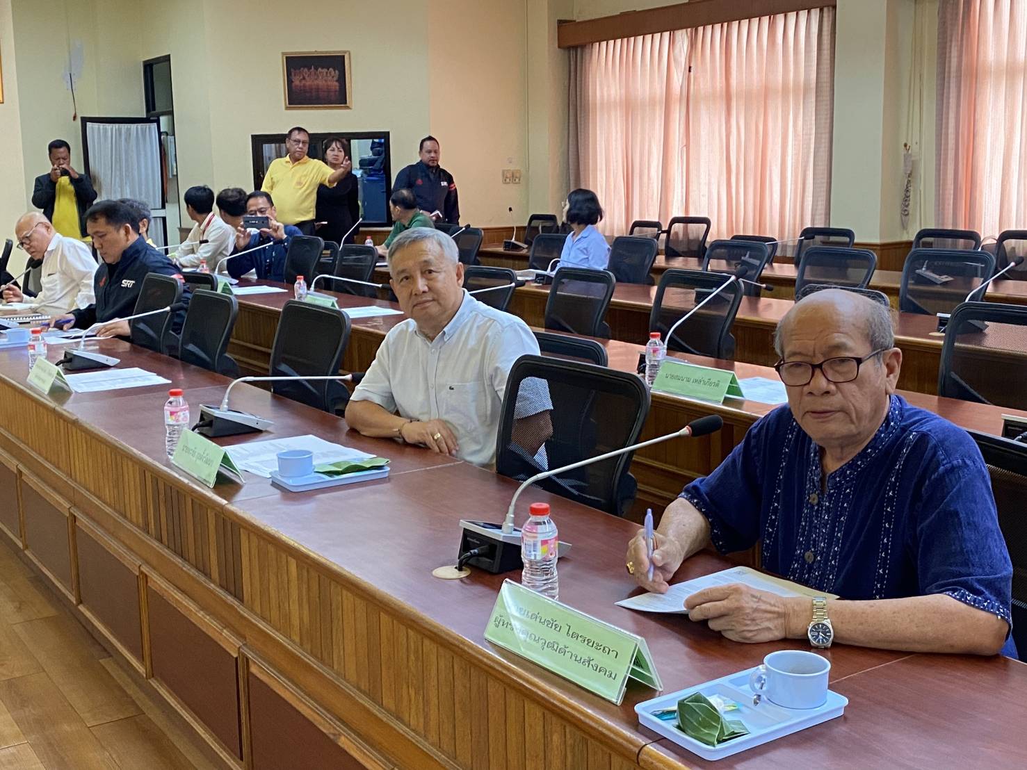 ผู้ว่าฯ   จับมือภาคเอกชน ประชุม กรอ.จังกวัด ร่วมพัฒนาและแก้ไขปัญหาทางเศรษฐกิจ สานความร่วมมือภาคีเครือข่าย