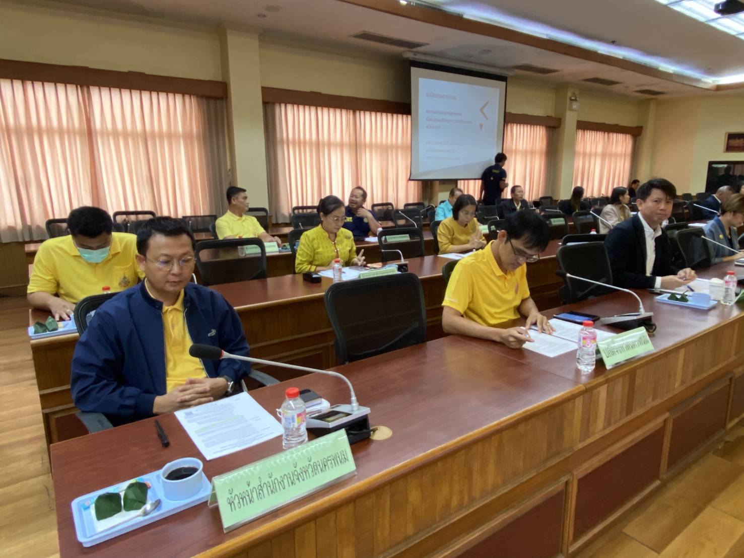 ผู้ว่าฯ   จับมือภาคเอกชน ประชุม กรอ.จังกวัด ร่วมพัฒนาและแก้ไขปัญหาทางเศรษฐกิจ สานความร่วมมือภาคีเครือข่าย
