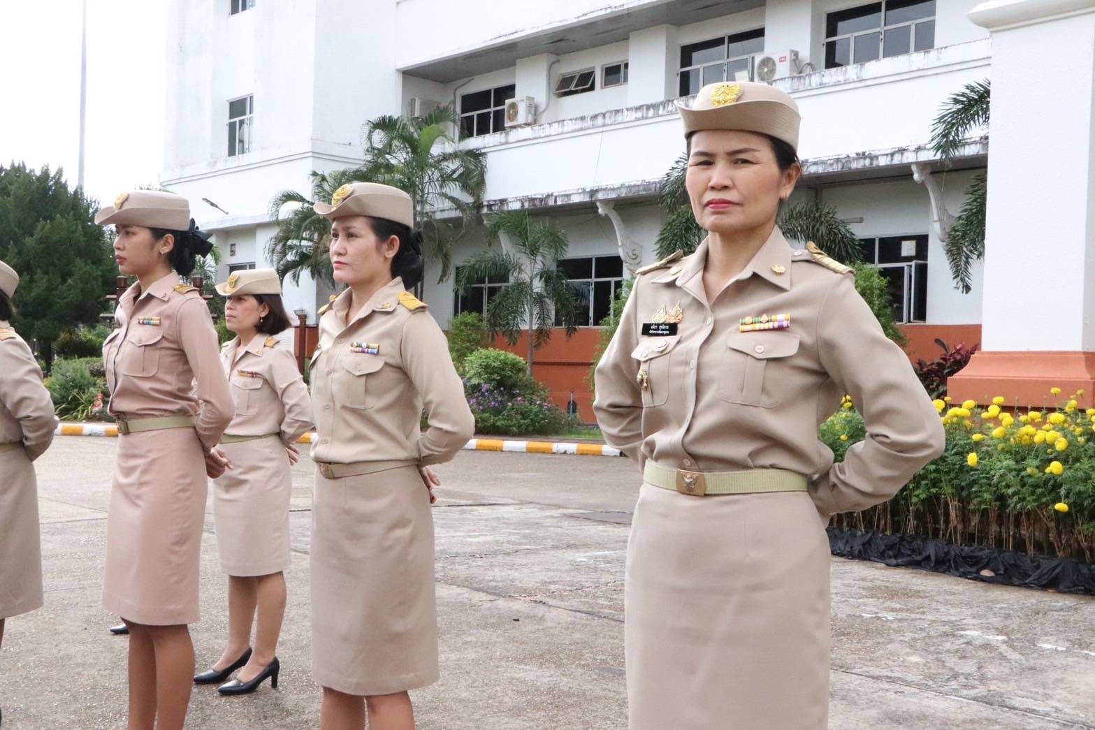 พช.นครพนม   ร่วมกิจกรรมเคารพธงชาติ สวดมนต์ไหว้พระ สร้างสำนึกรักและภาคภูมิใจในชาติไทย