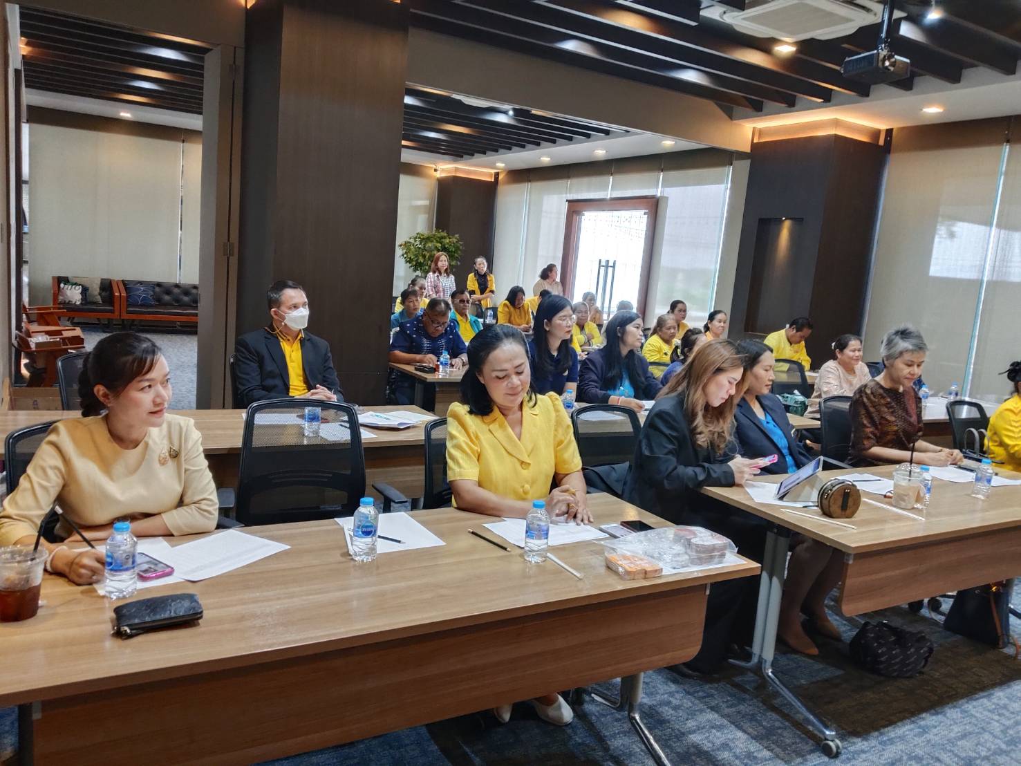 พช.นครพนม   ประชุมคัดเลือกผลิตภัณฑ์ OTOP ที่มีความโดดเด่น มีนวัตกรรม ตามโครงการส่งเสริมกระบวนการเครือข่ายองค์ความรู้ (Knowledge – Based OTOP : KBO)