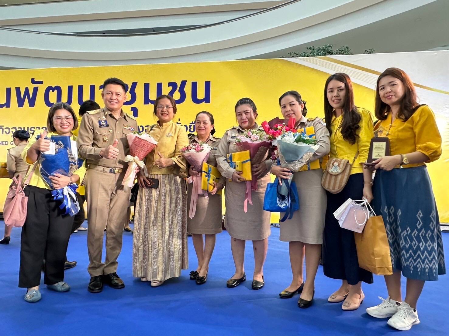 พช.นครพนม   ร่วมรับนโยบายและทิศทางการพัฒนาชุมชน ปี 2568 พร้อมรับมอบรางวัลเชิดชูเกียรติข้าราชการ และหน่วยงานผลงานดีเด่นแห่งปี  ในงาน “วันพัฒนาชุมชน ปี 2567” (CD Day 2024)