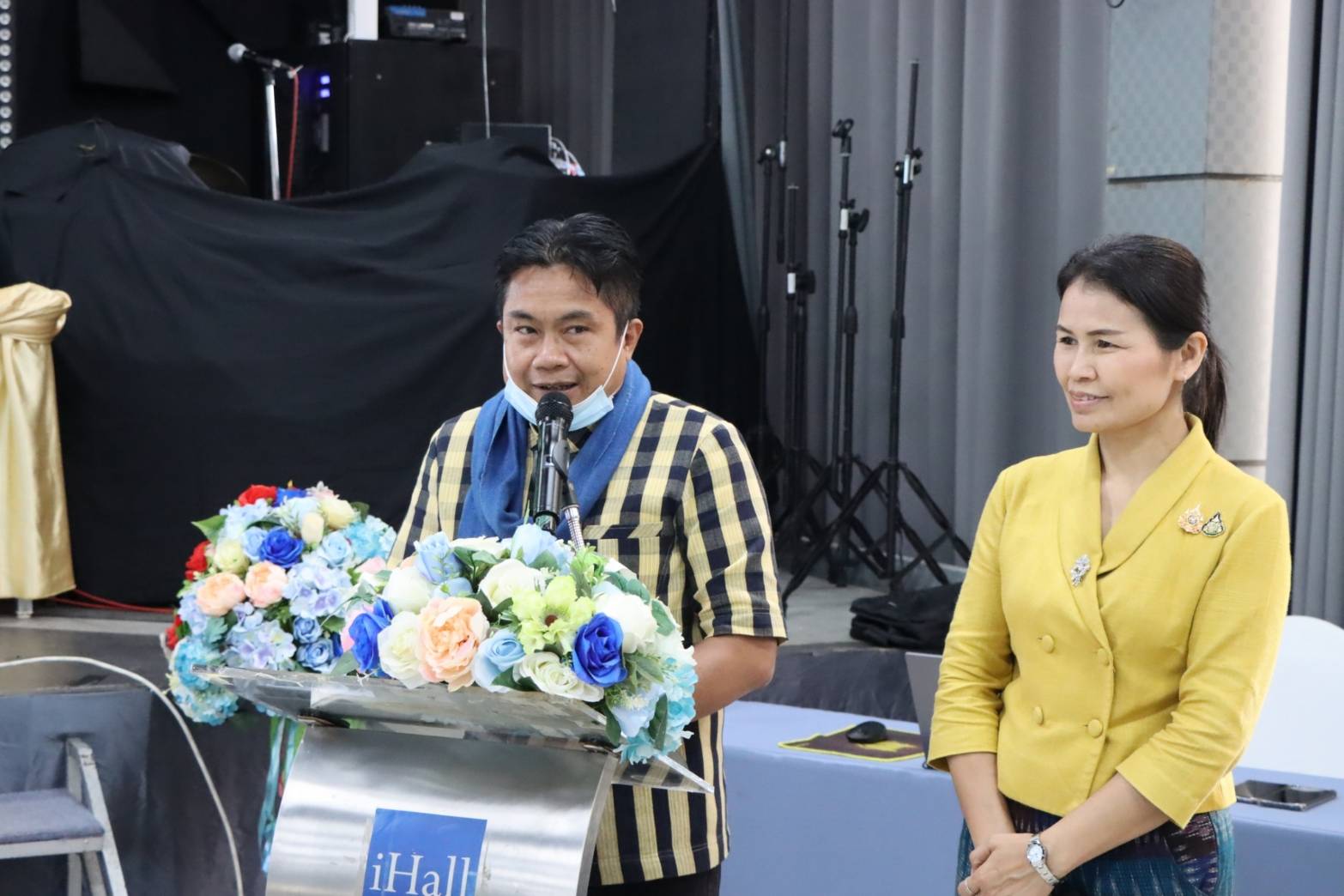 นครพนม   ขับเคลื่อนงานการพัฒนาคุณภาพชีวิตให้กับประชาชน พัฒนารายได้อย่างยั่งยืน ภายใต้โครงการพัฒนาศักยภาพบุคลากรและยกระดับสินค้า เพื่อรองรับการแข่งขันด้านการค้าการลงทุนของกลุ่มจังหวัดสนุก กิจกรรมการพัฒนาผู้ผลิต ผู้ประกอบการสินค้าชุมชน สินค้า OTOP กิจกรรมย่อยที่ 2 การสร้างความรู้ความเข้าใจการปลูกกล้วยตานี