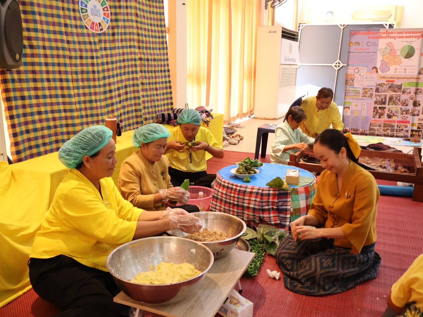 นครพนม   จัดมหกรรมแก้จนคนนครพนม “นครพนม สร้างสังคมอุดมสุข ทุกช่วงวัยอย่างยั่งยืน” เชิดชูเกียรติหน่วยงานและภาคีเครือข่ายในการขับเคลื่อนงานขจัดความยากจน ประจำปี 2567