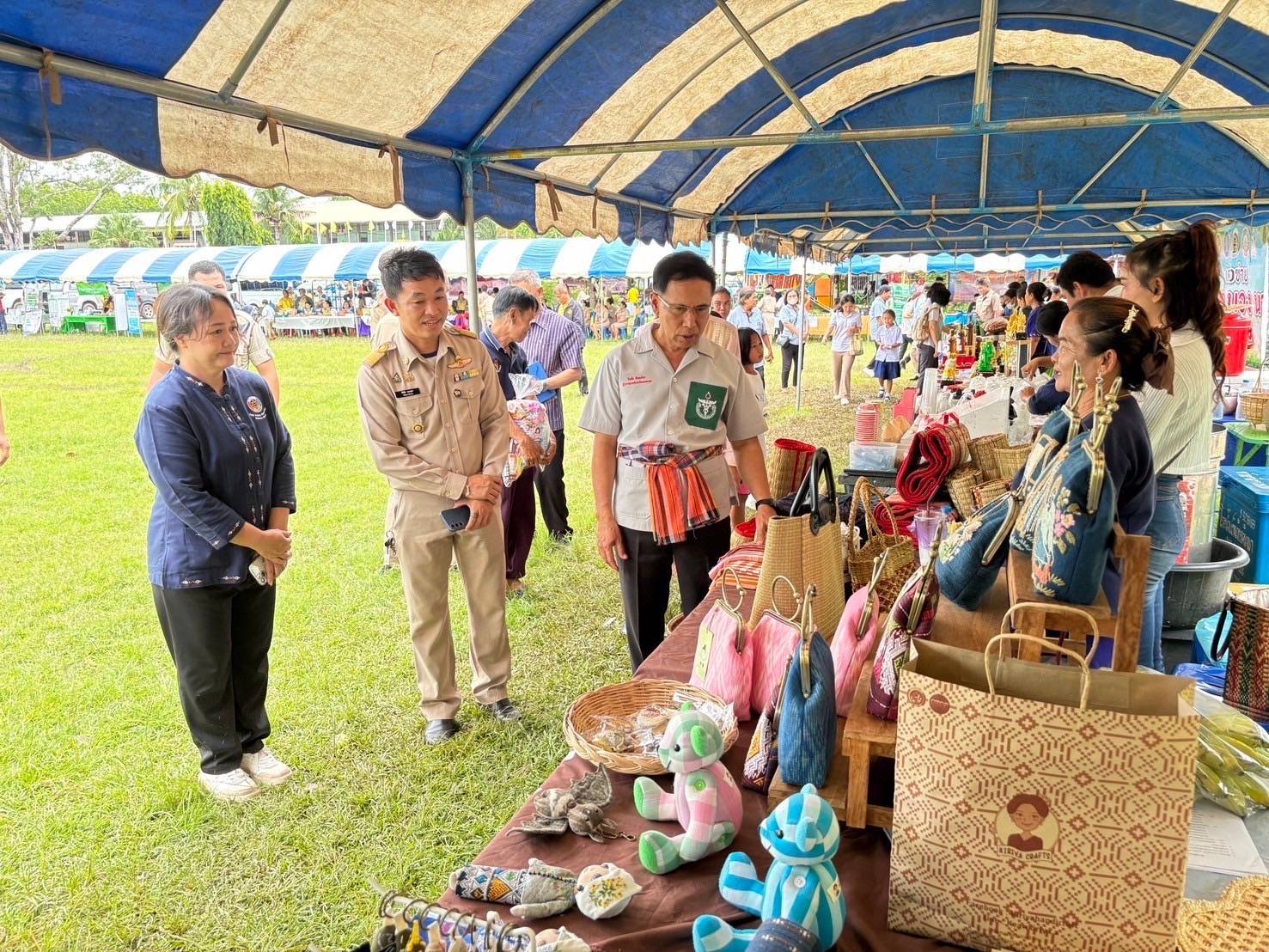 พช.นครพนม   ร่วมโครงการจังหวัดเคลื่อนที่แบบบูรณาการ “หน่วยบำบัดทุกข์ บำรุงสุข สร้างรอยยิ้มให้ประชาชนจังหวัดนครพนม” ประจำปีงบประมาณ พ.ศ. 2567 พื้นที่อำเภอธาตุพนม