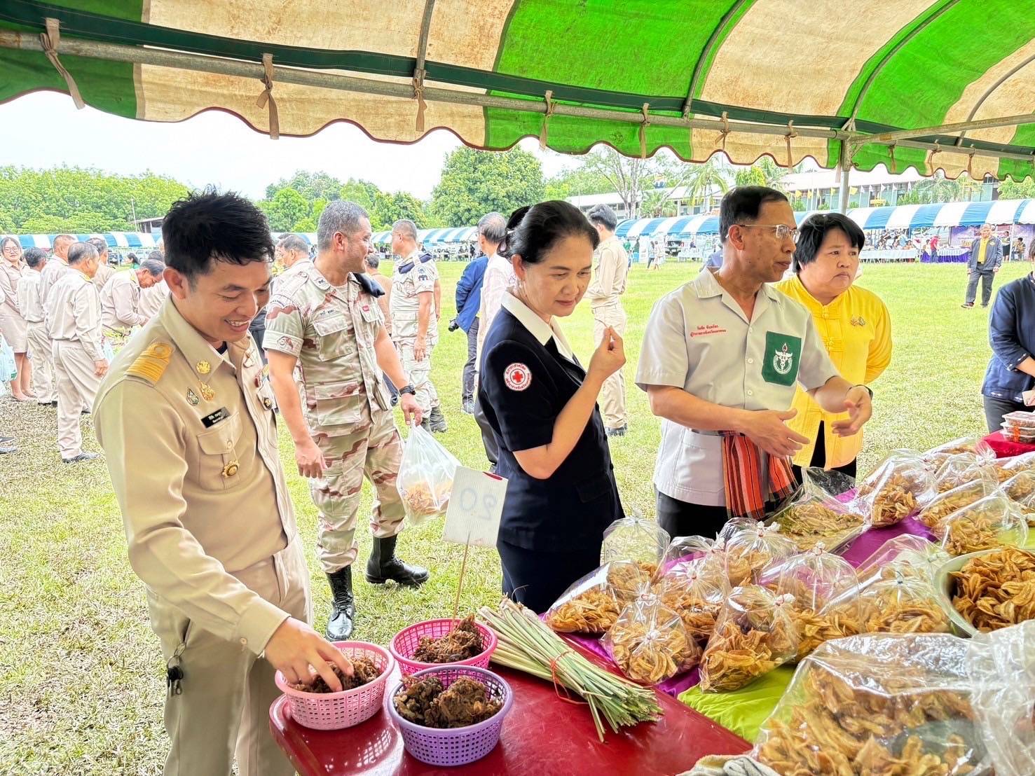 พช.นครพนม   ร่วมโครงการจังหวัดเคลื่อนที่แบบบูรณาการ “หน่วยบำบัดทุกข์ บำรุงสุข สร้างรอยยิ้มให้ประชาชนจังหวัดนครพนม” ประจำปีงบประมาณ พ.ศ. 2567 พื้นที่อำเภอธาตุพนม