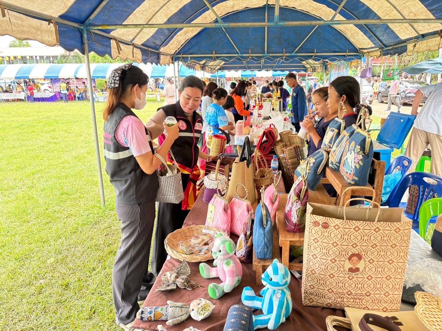 พช.นครพนม   ร่วมโครงการจังหวัดเคลื่อนที่แบบบูรณาการ “หน่วยบำบัดทุกข์ บำรุงสุข สร้างรอยยิ้มให้ประชาชนจังหวัดนครพนม” ประจำปีงบประมาณ พ.ศ. 2567 พื้นที่อำเภอธาตุพนม