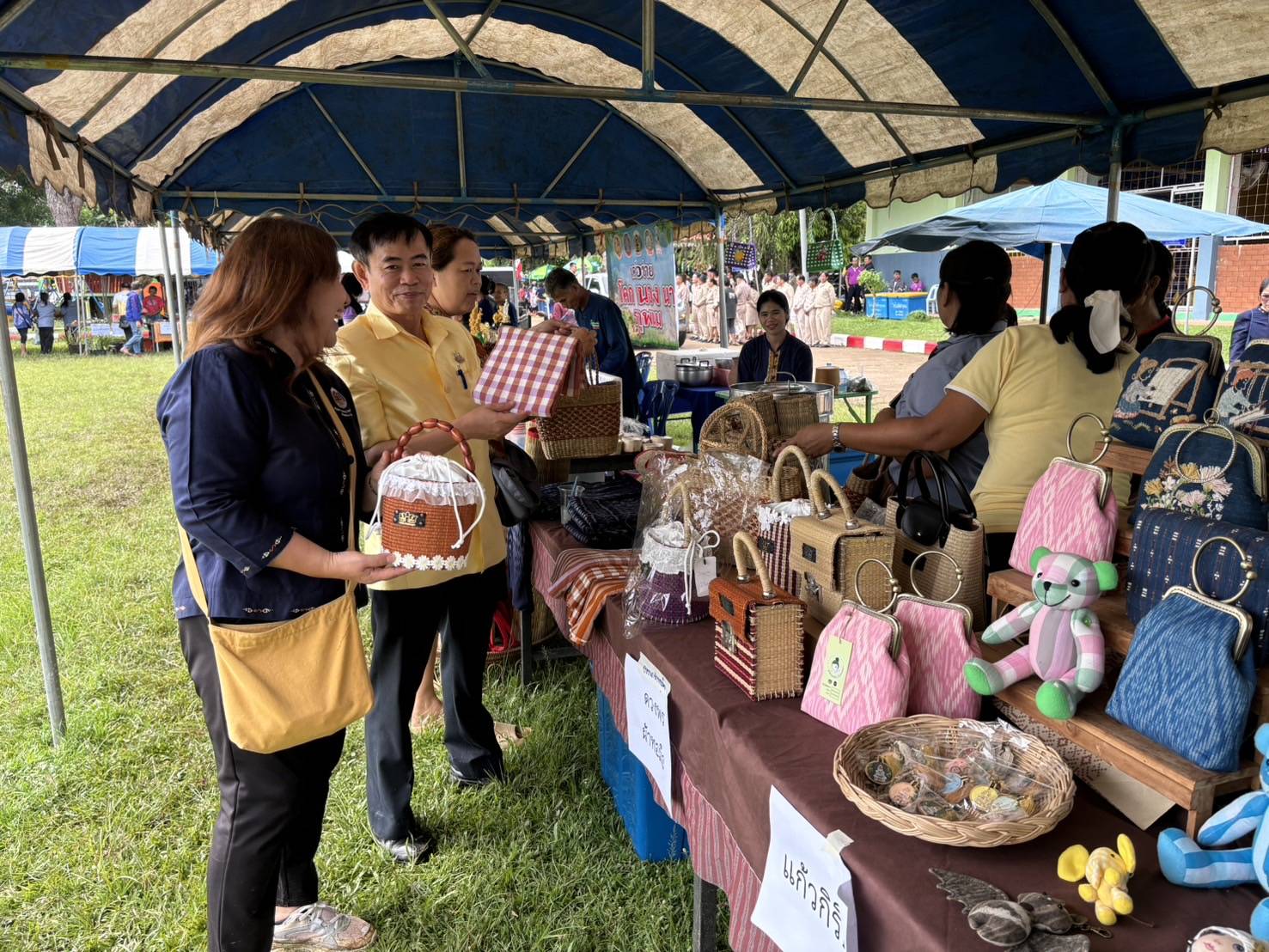 พช.นครพนม   ร่วมโครงการจังหวัดเคลื่อนที่แบบบูรณาการ “หน่วยบำบัดทุกข์ บำรุงสุข สร้างรอยยิ้มให้ประชาชนจังหวัดนครพนม” ประจำปีงบประมาณ พ.ศ. 2567 พื้นที่อำเภอธาตุพนม