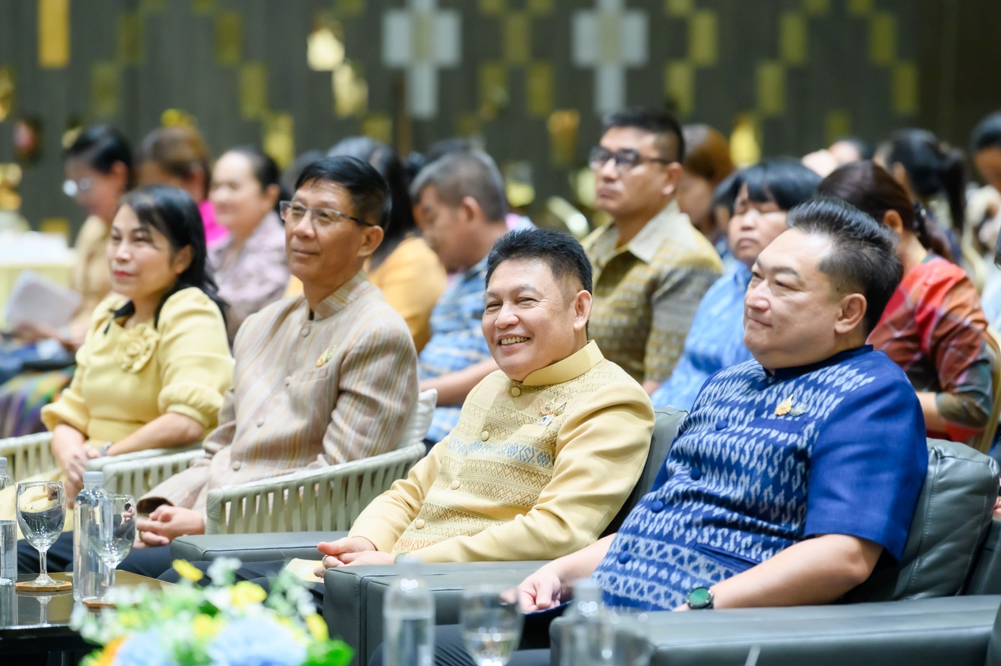 มหาดไทย   จัดประชุมเชิงปฏิบัติการ “เผยแพร่พระอัจฉริยภาพทางด้านการยกระดับและพัฒนามรดกภูมิปัญญาผ้าและงานหัตถกรรมไทย ตามพระดำริเจ้าฟ้าสิริวัณณวรีฯ” ครั้งที่ 6 ณ จังหวัดนครพนม มุ่งมั่น “สืบสาน รักษา และต่อยอด” ประยุกต์ใช้องค์ความรู้ภูมิปัญญาผ้าไทยและหัตถกรรมไทยเพื่อดำรงคงไว้ซึ่งความเป็นชาติไทยสืบไป