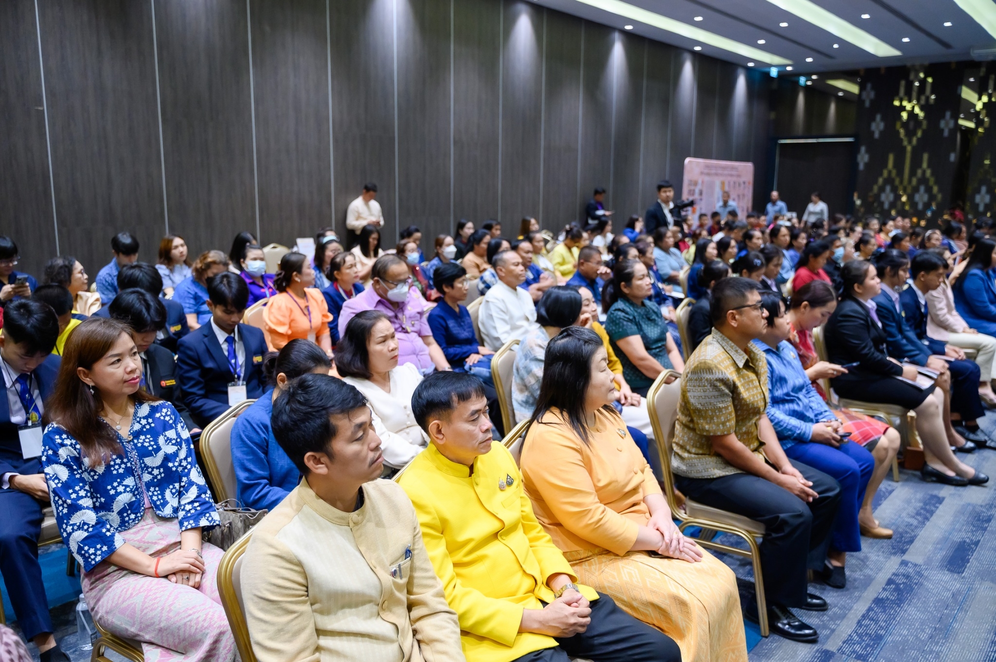 มหาดไทย   จัดประชุมเชิงปฏิบัติการ “เผยแพร่พระอัจฉริยภาพทางด้านการยกระดับและพัฒนามรดกภูมิปัญญาผ้าและงานหัตถกรรมไทย ตามพระดำริเจ้าฟ้าสิริวัณณวรีฯ” ครั้งที่ 6 ณ จังหวัดนครพนม มุ่งมั่น “สืบสาน รักษา และต่อยอด” ประยุกต์ใช้องค์ความรู้ภูมิปัญญาผ้าไทยและหัตถกรรมไทยเพื่อดำรงคงไว้ซึ่งความเป็นชาติไทยสืบไป