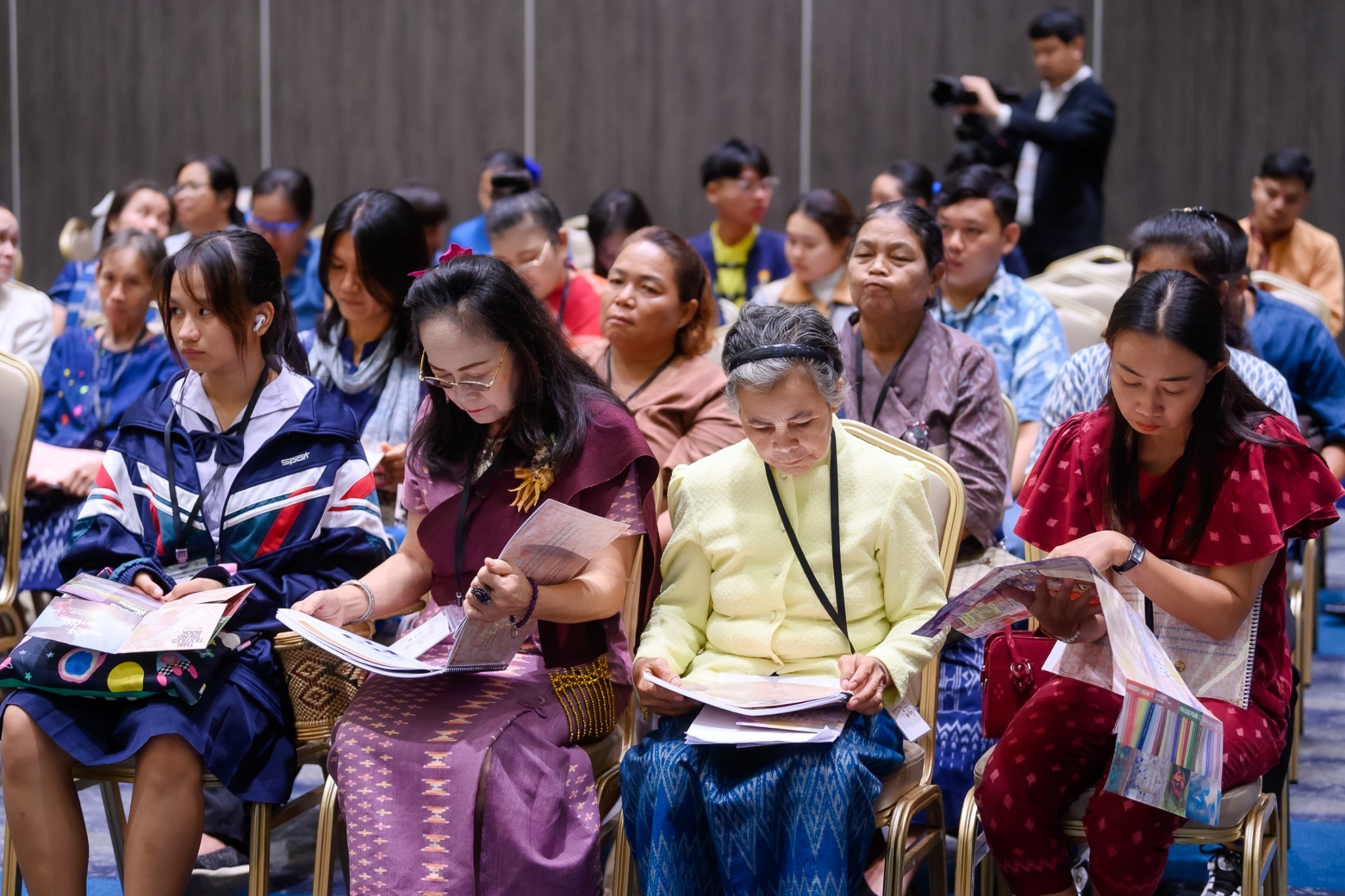 มหาดไทย   จัดประชุมเชิงปฏิบัติการ “เผยแพร่พระอัจฉริยภาพทางด้านการยกระดับและพัฒนามรดกภูมิปัญญาผ้าและงานหัตถกรรมไทย ตามพระดำริเจ้าฟ้าสิริวัณณวรีฯ” ครั้งที่ 6 ณ จังหวัดนครพนม มุ่งมั่น “สืบสาน รักษา และต่อยอด” ประยุกต์ใช้องค์ความรู้ภูมิปัญญาผ้าไทยและหัตถกรรมไทยเพื่อดำรงคงไว้ซึ่งความเป็นชาติไทยสืบไป