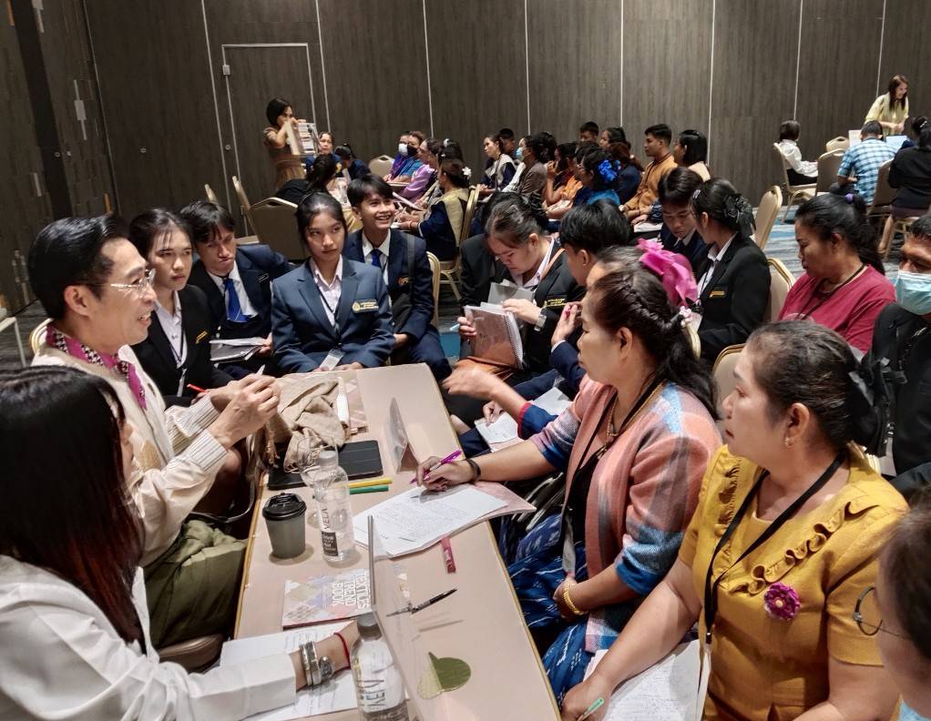 มหาดไทย   จัดประชุมเชิงปฏิบัติการ “เผยแพร่พระอัจฉริยภาพทางด้านการยกระดับและพัฒนามรดกภูมิปัญญาผ้าและงานหัตถกรรมไทย ตามพระดำริเจ้าฟ้าสิริวัณณวรีฯ” ครั้งที่ 6 ณ จังหวัดนครพนม มุ่งมั่น “สืบสาน รักษา และต่อยอด” ประยุกต์ใช้องค์ความรู้ภูมิปัญญาผ้าไทยและหัตถกรรมไทยเพื่อดำรงคงไว้ซึ่งความเป็นชาติไทยสืบไป