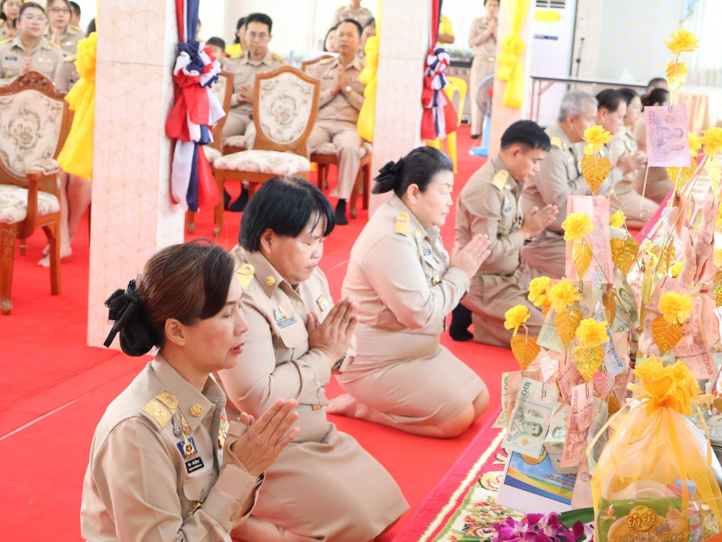 พช.นครพนม   จัดกิจกรรมเนื่องในโอกาสวันคล้ายวันก่อตั้งกรมการพัฒนาชุมชน ครบรอบ 62 ปี (62th Anniversary ก้าวย่างสู่ปีที่ 63 “พัฒนาคือ สร้างสรรค์”)