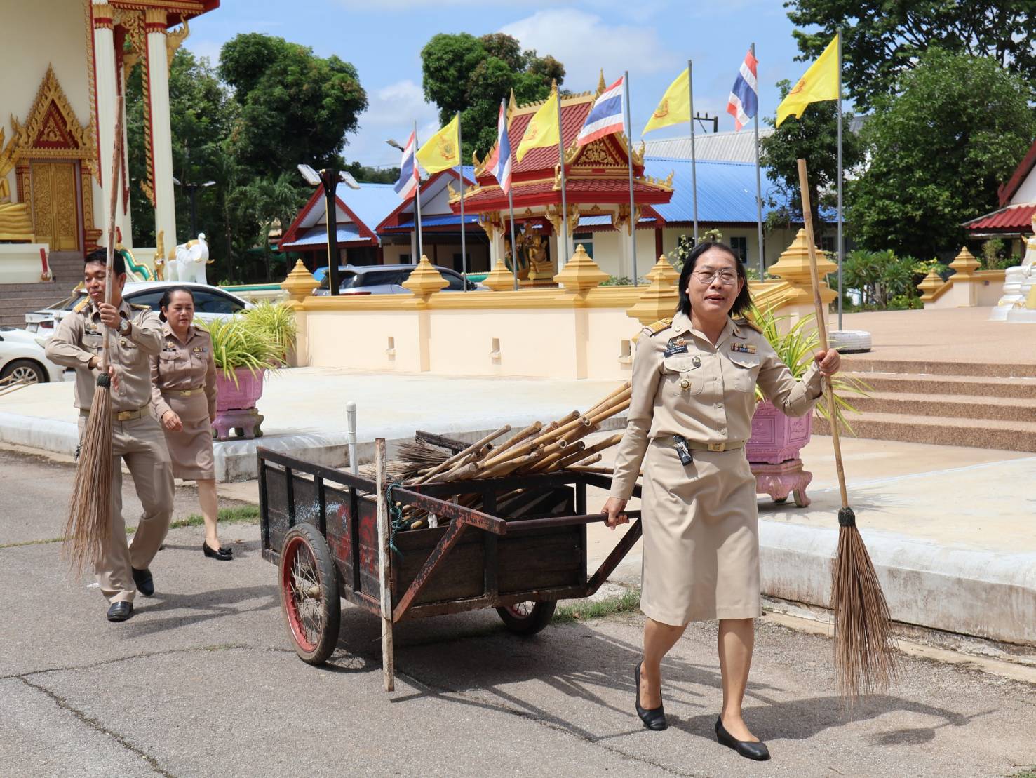 พช.นครพนม   จัดกิจกรรมเนื่องในโอกาสวันคล้ายวันก่อตั้งกรมการพัฒนาชุมชน ครบรอบ 62 ปี (62th Anniversary ก้าวย่างสู่ปีที่ 63 “พัฒนาคือ สร้างสรรค์”)