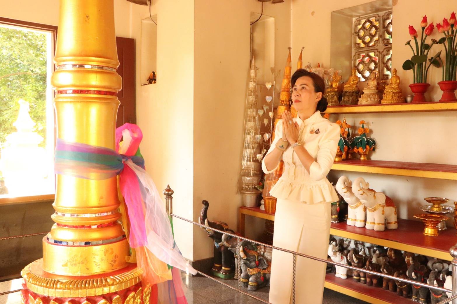 นครพนม   จัดพิธีบวงสรวงศาลหลักเมือง สักการะสิ่งศักดิ์สิทธิ์ เพื่อความเป็นสิริมงคลให้การจัดงานประเพณีไหลเรือไฟและงานกาชาดจังหวัดนครพนม ประจำปี 2567