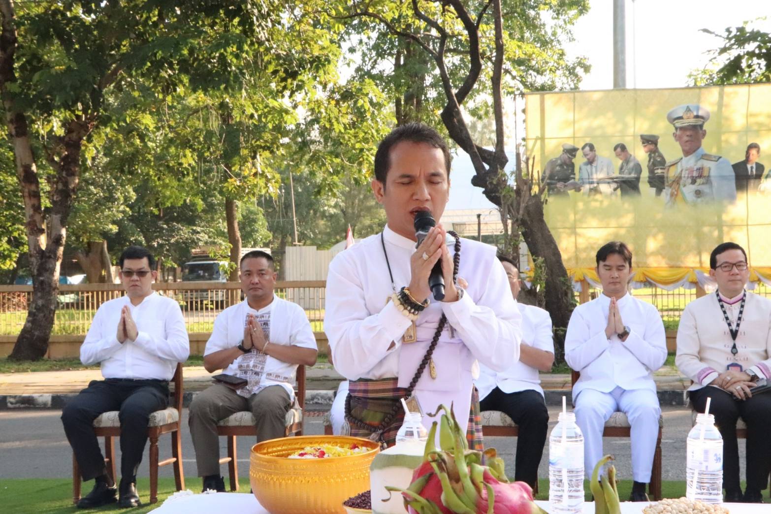 นครพนม   จัดพิธีบวงสรวงศาลหลักเมือง สักการะสิ่งศักดิ์สิทธิ์ เพื่อความเป็นสิริมงคลให้การจัดงานประเพณีไหลเรือไฟและงานกาชาดจังหวัดนครพนม ประจำปี 2567