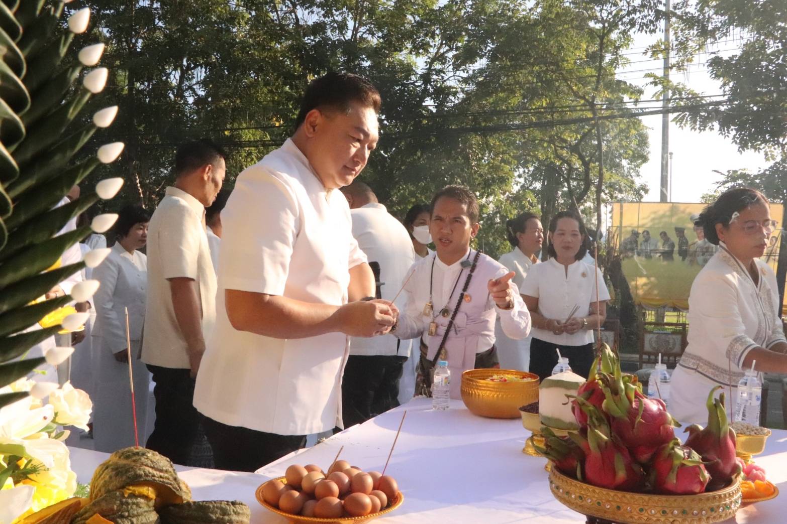 นครพนม   จัดพิธีบวงสรวงศาลหลักเมือง สักการะสิ่งศักดิ์สิทธิ์ เพื่อความเป็นสิริมงคลให้การจัดงานประเพณีไหลเรือไฟและงานกาชาดจังหวัดนครพนม ประจำปี 2567