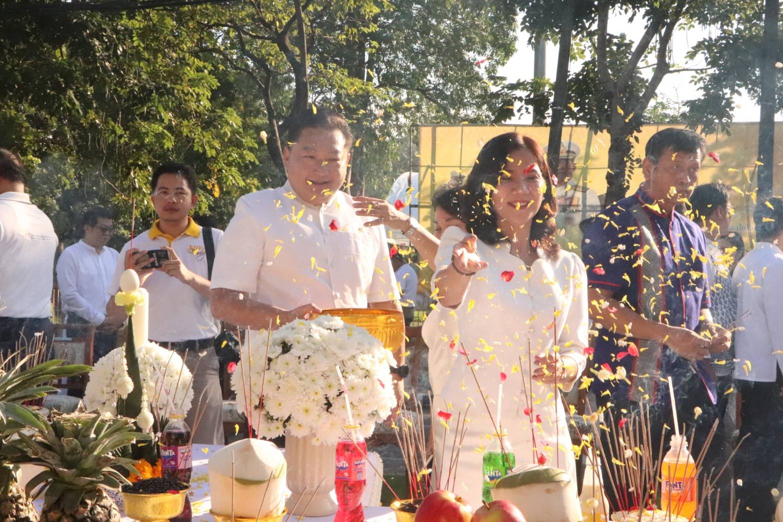 นครพนม   จัดพิธีบวงสรวงศาลหลักเมือง สักการะสิ่งศักดิ์สิทธิ์ เพื่อความเป็นสิริมงคลให้การจัดงานประเพณีไหลเรือไฟและงานกาชาดจังหวัดนครพนม ประจำปี 2567