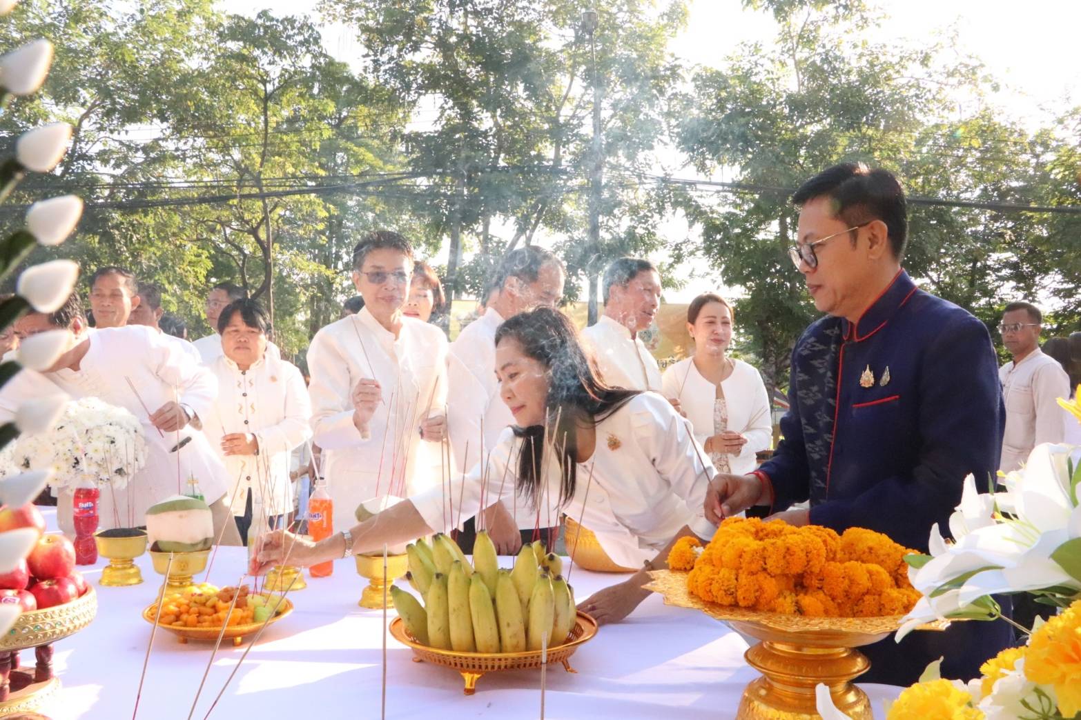 นครพนม   จัดพิธีบวงสรวงศาลหลักเมือง สักการะสิ่งศักดิ์สิทธิ์ เพื่อความเป็นสิริมงคลให้การจัดงานประเพณีไหลเรือไฟและงานกาชาดจังหวัดนครพนม ประจำปี 2567