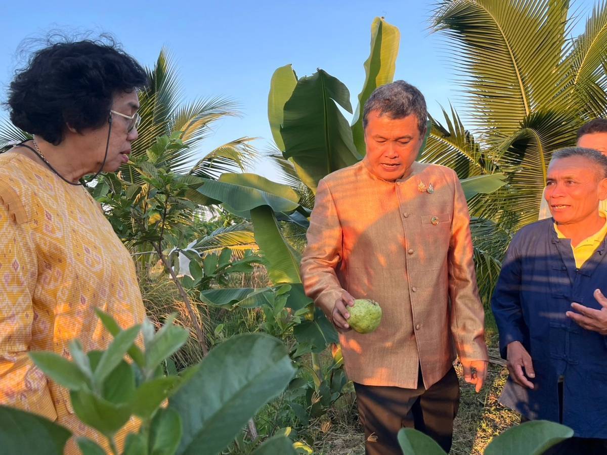 ปลัดกระทรวงมหาดไทย คนที่ 41   เติมเต็มพลังขับเคลื่อนศูนย์เรัยนรู้ทฤษฎีใหม่ ประยุกต์สู่ “โคก หนอง นา” พื้นที่จังหวัดนครพนม