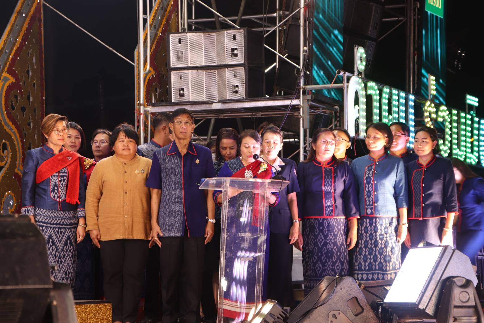 นครพนม   เปิดงานประเพณีไหลเรือไฟและงานกาชาดจังหวัดนครพนม ประจำปี 2567 สุดอลังการ